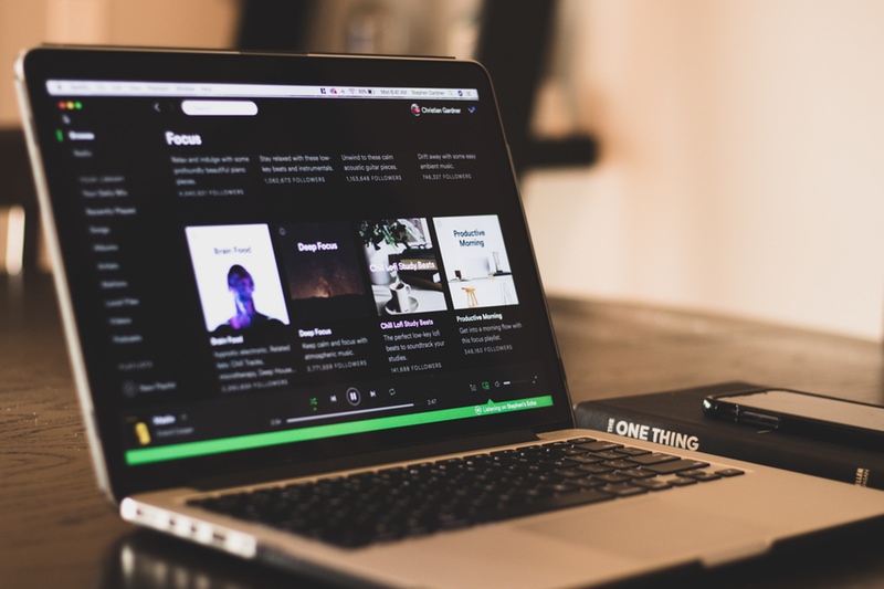 spotify menu z listą list odtwarzania